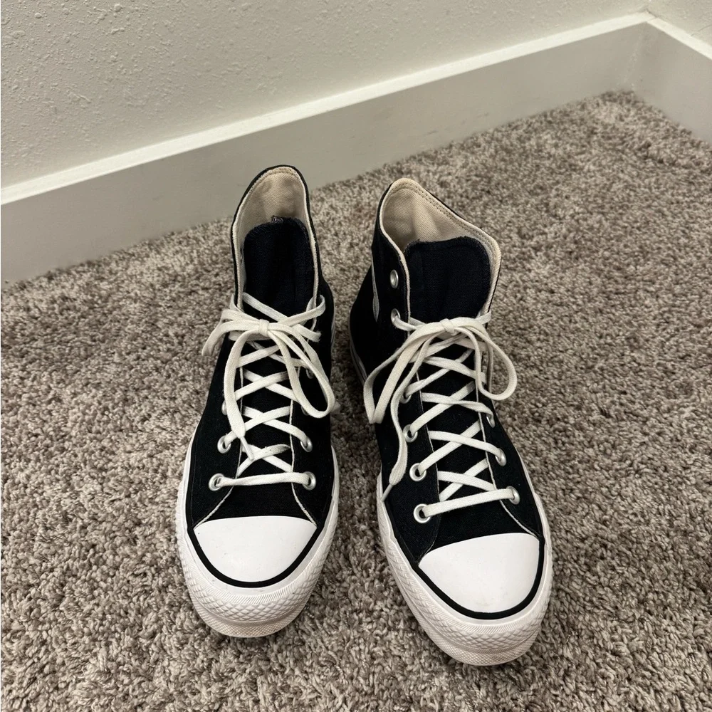 Converse hardly worn